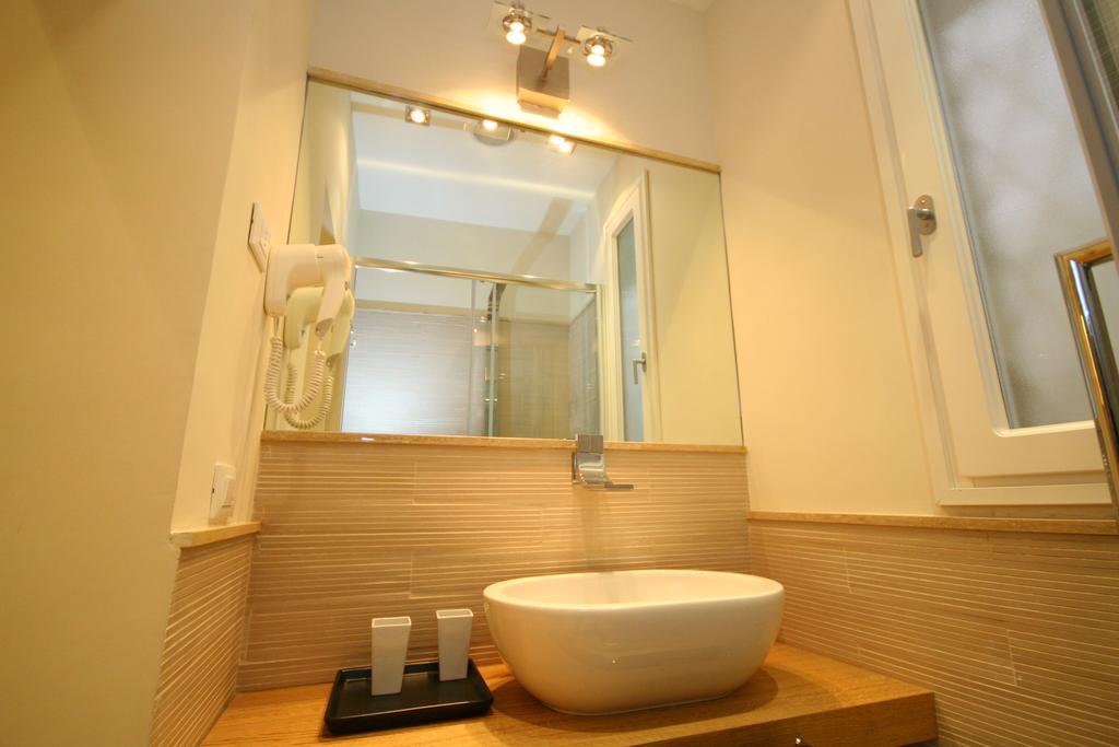 Campo Dei Fiori Modern Apartment With Terrace Rom Exteriör bild